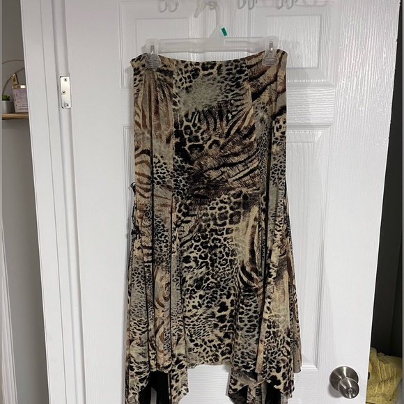 cheetah asymmetrical bottom skirt with lace detail - Picture 4 of 5
